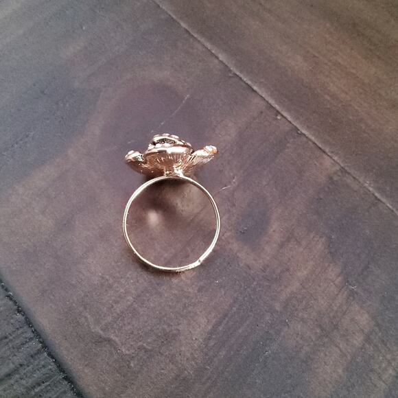 Women's Fashion Flower Ring with Clear Rhinestones in Black Gold Tone Size 7 - Picture 10 of 11